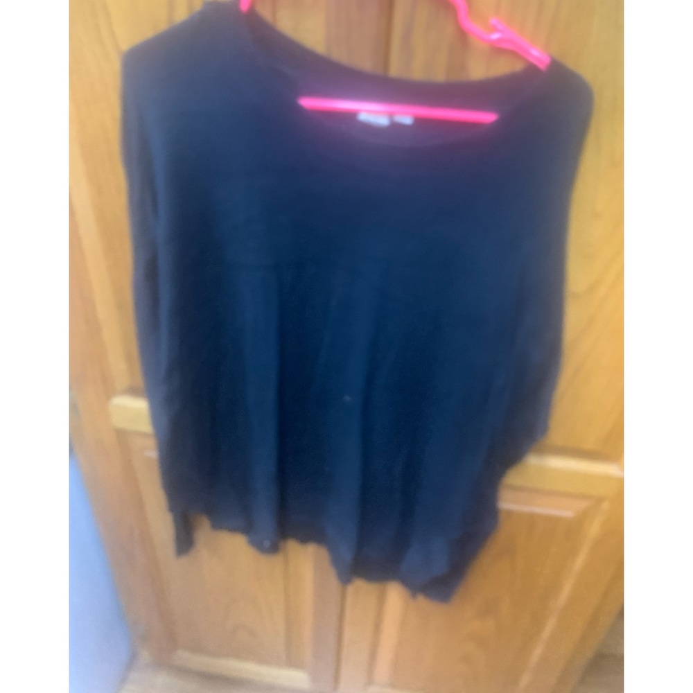 Black thin sweater